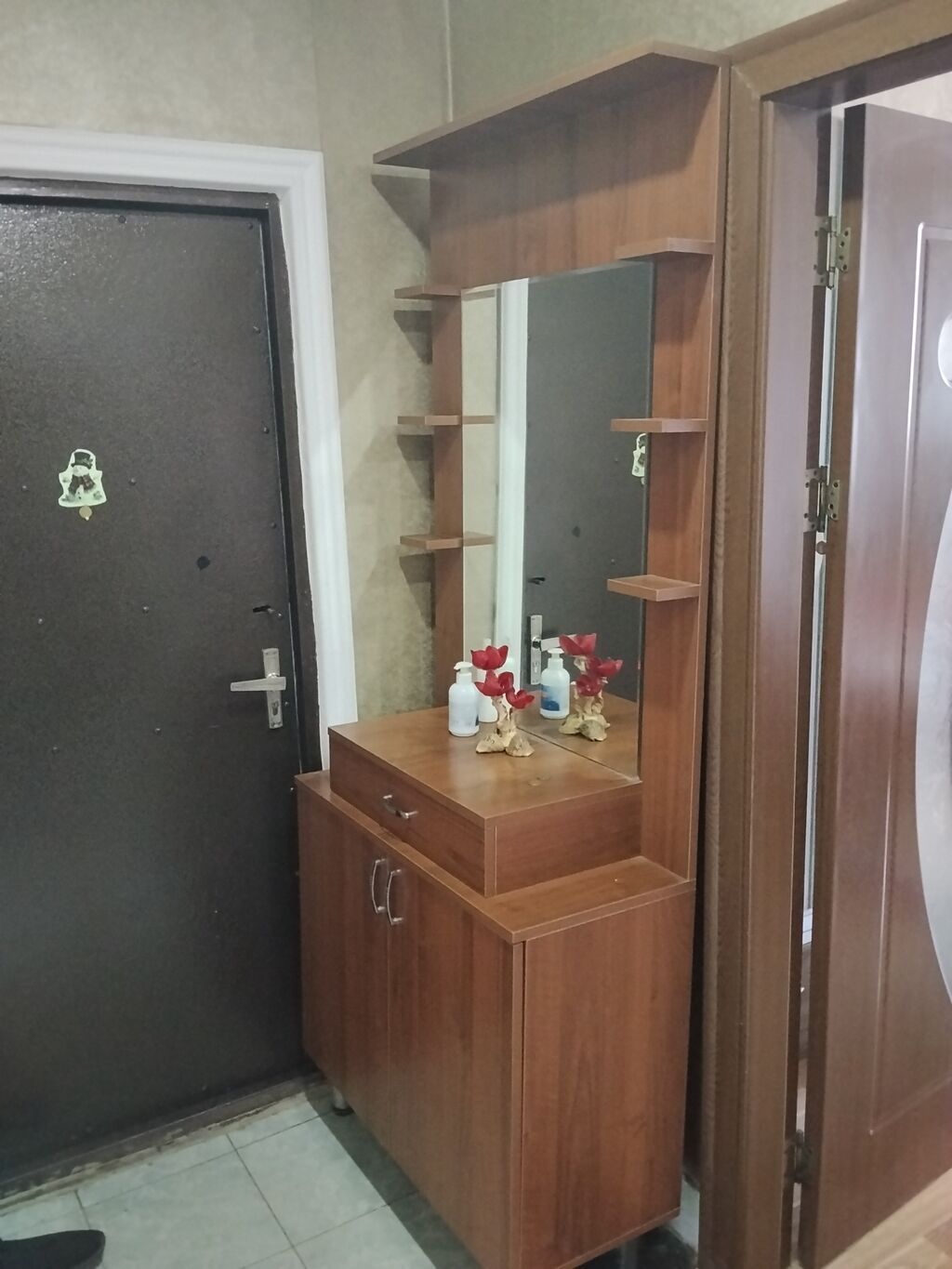 İşlənmiş, 2 qapılı, Güzgülü, Qəhvəyi, Açılan, Düz dolab — Mallar, Gəncə (2)