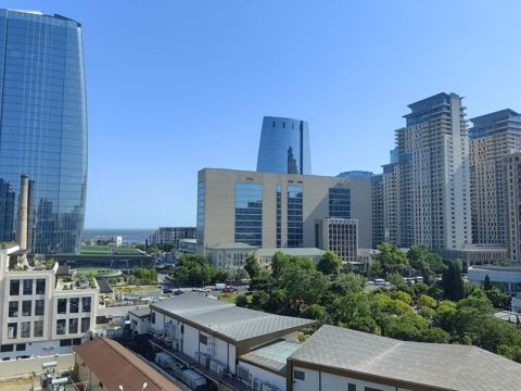 Satılır 3 otaqlı köhnə tikili 95 m² — Bakı