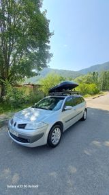 Renault Megane Grandtour – universallı kuzov, gümüşü rəng. Şəhərdən — Авто