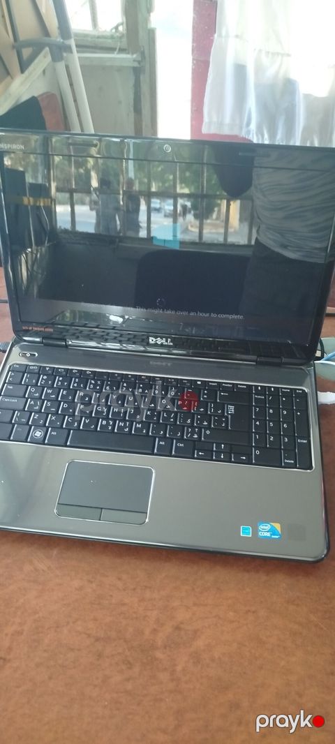 Dell Inspiron noutbuk. Şəkillərdə görünən model tam ölçülü klaviatura — Sumqayıt