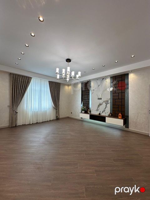 Satılır 3 otaqlı yeni tikili 135 m²