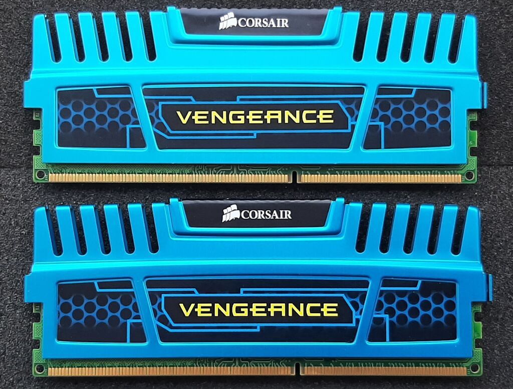 Operativ yaddaş - Ram DDR3 2×4GB 1866MHz - 30 AZN DDR4 2×4GB — Elektronika, Bakı