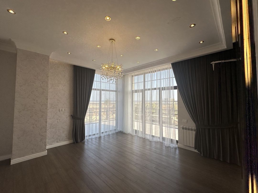 Satılır 5 otaqlı həyət evi/bağ evi 250 m² — Ev, villa, Bakı (7)