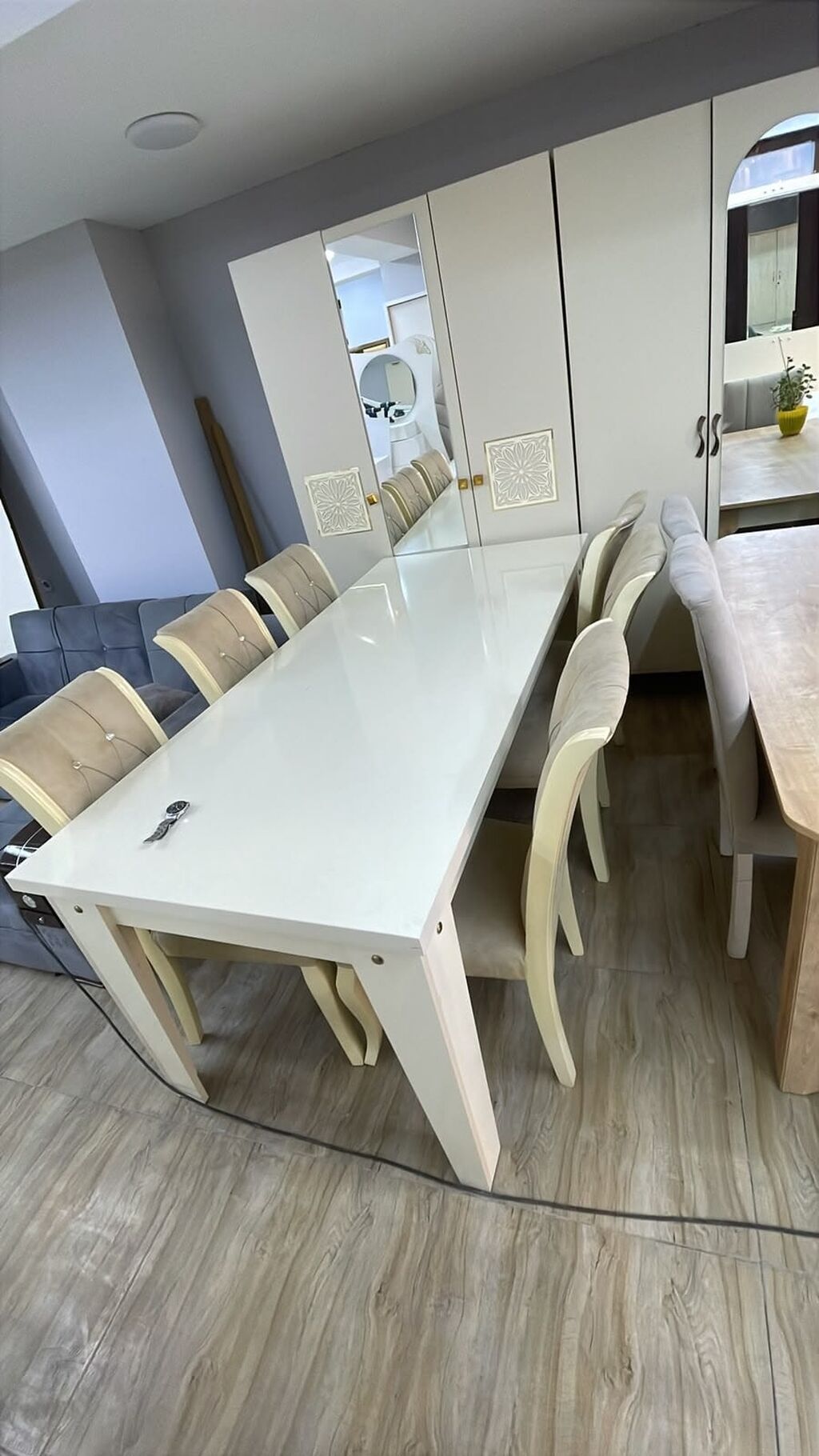 Masa desti 370azn. Masa acilmir, stul 6 ededdir. Unvan Xirdalan. *N17 — Mebel, Bakı