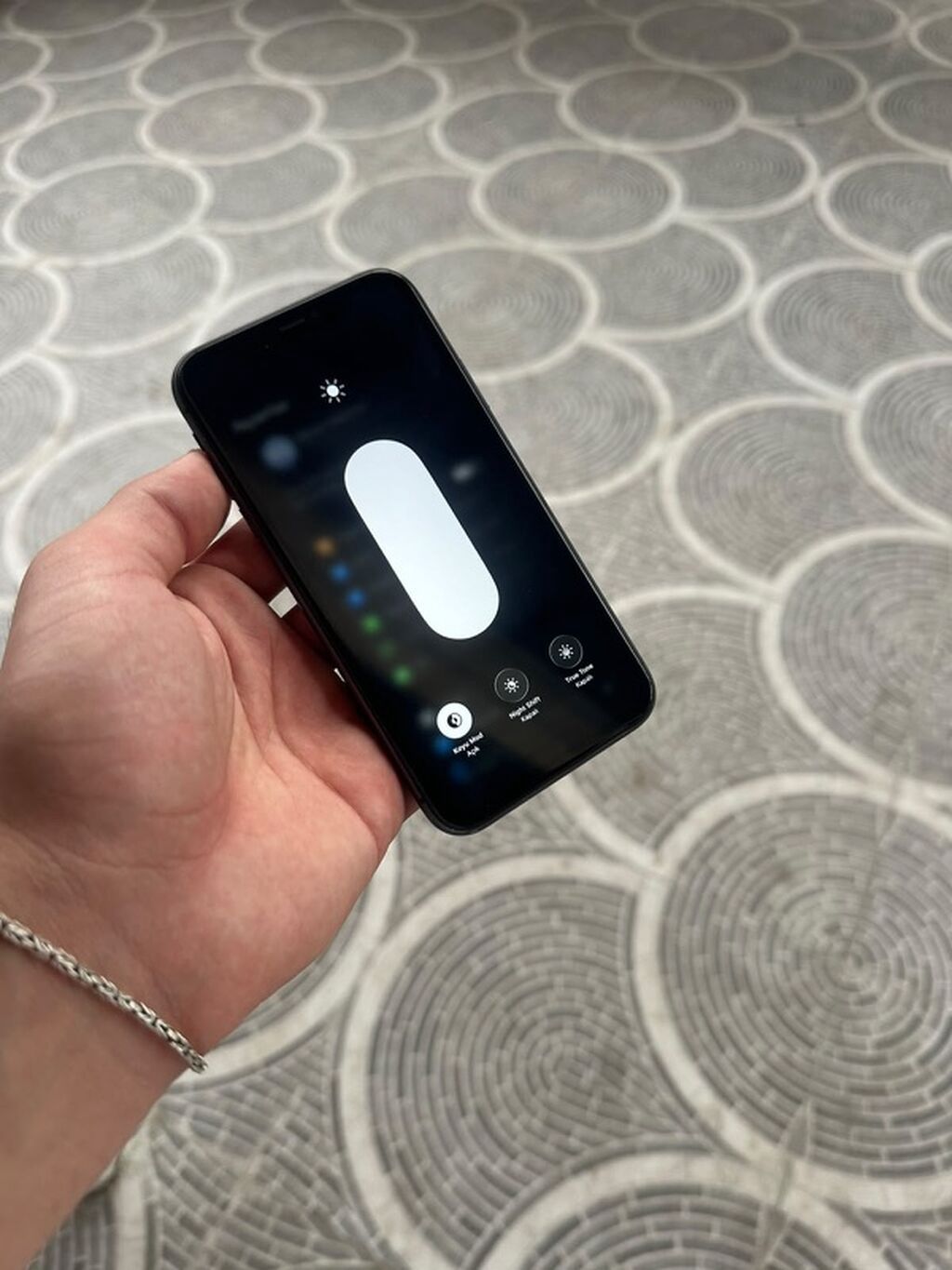 IPhone 11, 128 GB, Qara, Face ID