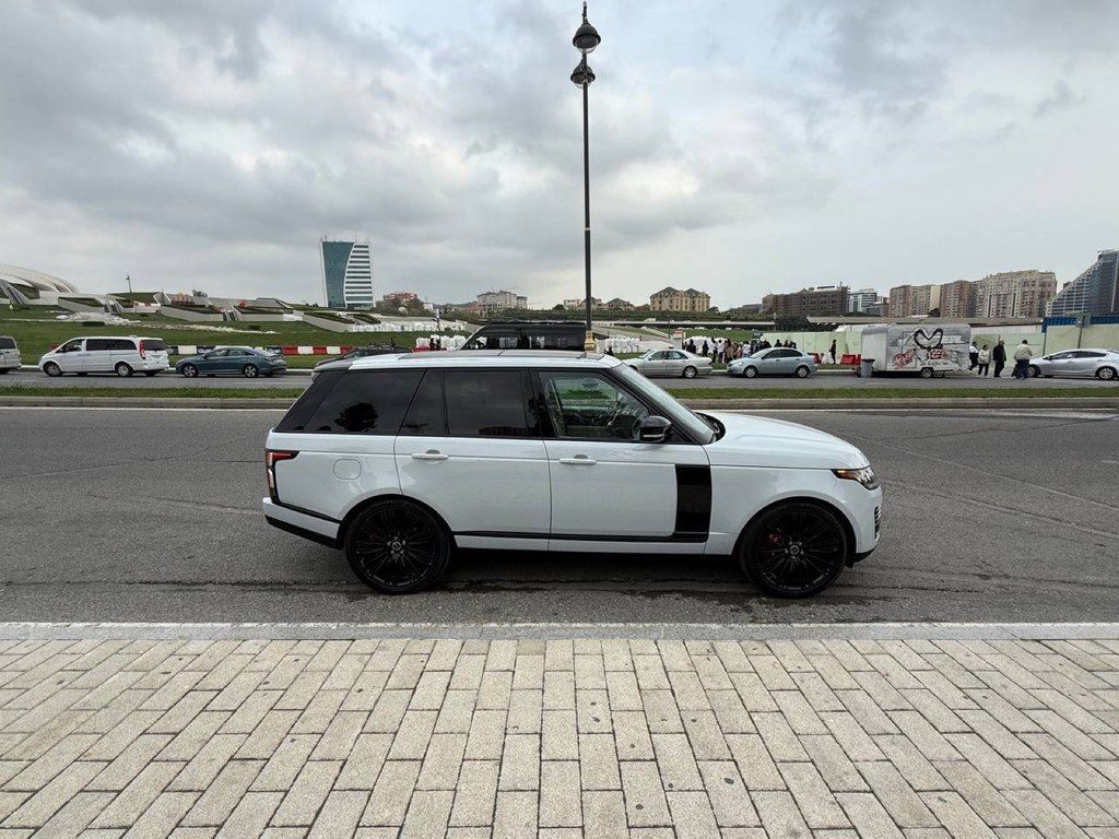 Land Rover Range Rover, 3.0 L, 2019 il, 68 000 km — Avtomobillər, Bakı (2)