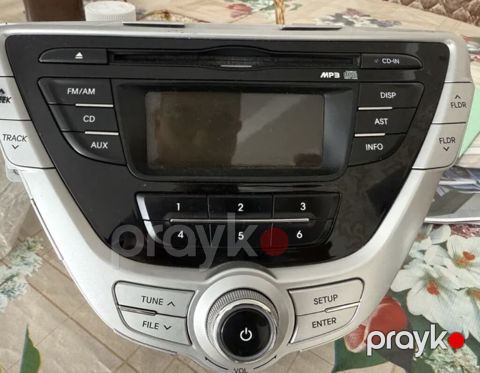 Hyundai Accent/Verna (2011–2012üçün orijinal multimedia/radio başlığı