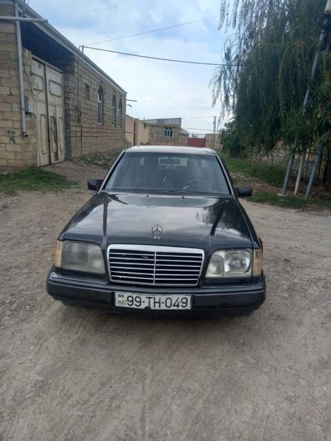 Mercedes-Benz W124: 0.2 l | 1992 il Sedan