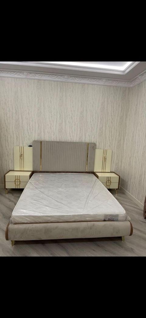 İkinəfərlik yataq otağı dəsti - çarpayı, tumbalar, komod, güzgü