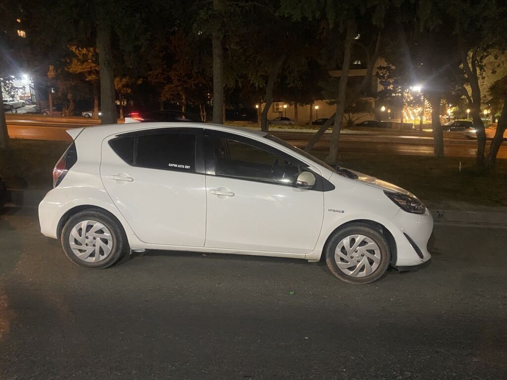 Toyota Aqua (Prius C) hibrid hetçbek - Yanacaq sistemi: Hibrid — Avto, Digah (3)
