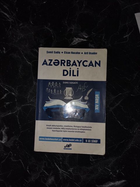 Temiz veziyyetdedir .Məhsul: “Azərbaycan dili” dərs vəsaiti (V–XI