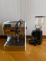 Professional kofe aparati ve grinder birlikde 800 Azn. Unvan Baki — Kofe maşınları və kofe aparatları