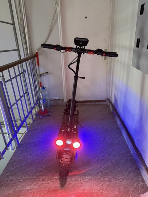 Elektrik skuter – güclü off-road model Xüsusiyyətlər: - İkiqat ön — Masazır
