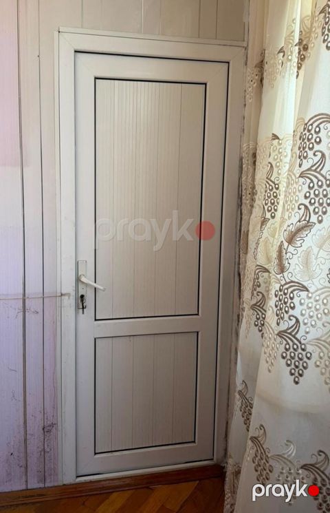1 ədəd plastik qapı satılır, ölçü 73 × 193. Cəmi 55 azn. Ünvan 7-ci