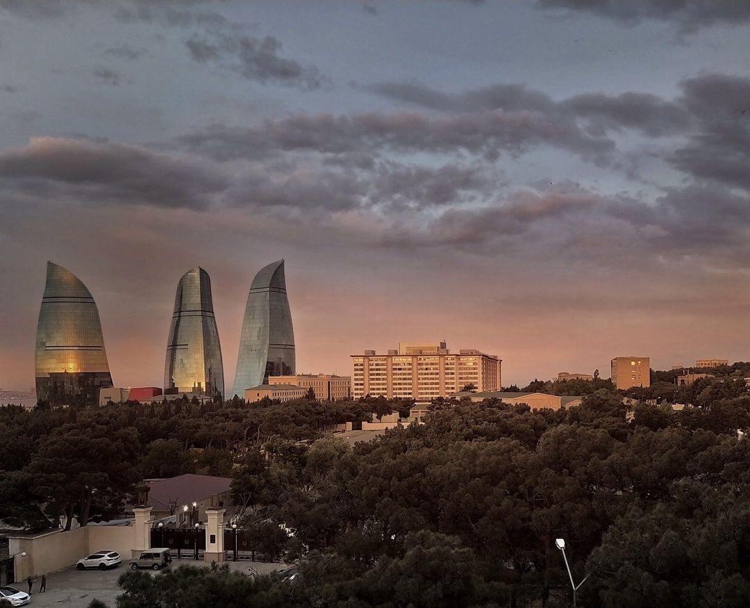 Satılır 4 otaqlı köhnə tikili 100 m² — Mənzil, Bakı