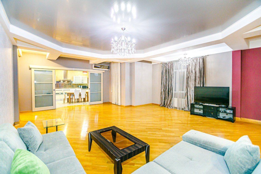 İcarəyə verilir 4 otaqlı yeni tikili 220 m² — Mənzil, Bakı (2)