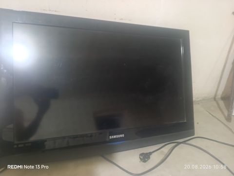 Samsung LCD televizor - Ekran diaqonalı təxminən 22–24 düym - LCD — Gəncə