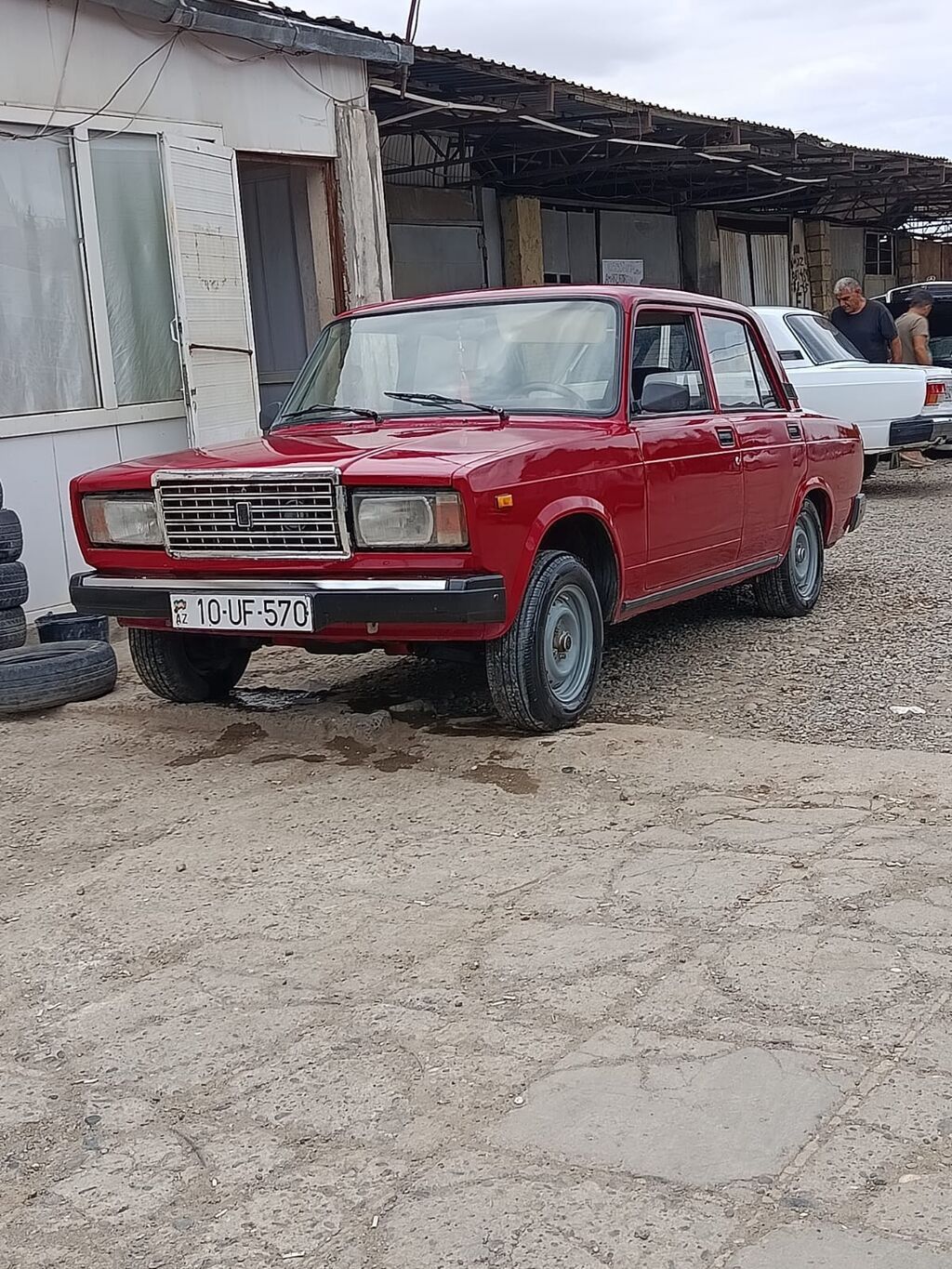 VAZ 2107, qırmızı sedan Xüsusiyyətlər: - Kuzov: 4 qapılı sedan — Avto, Cəlilabad