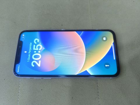 Apple iPhone X Silver 256GB/3GB — Bakı