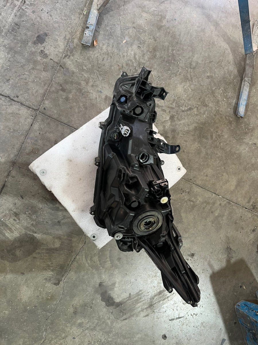 Toyota Corolla sağ farası — Ehtiyat hissələri və aksesuarlar, Bakı (2)