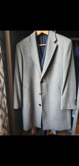 Türkiyədən alınıb. Ölçüsü 52. 100% yun. Kumaş italiya. Tam təzədir — Coats