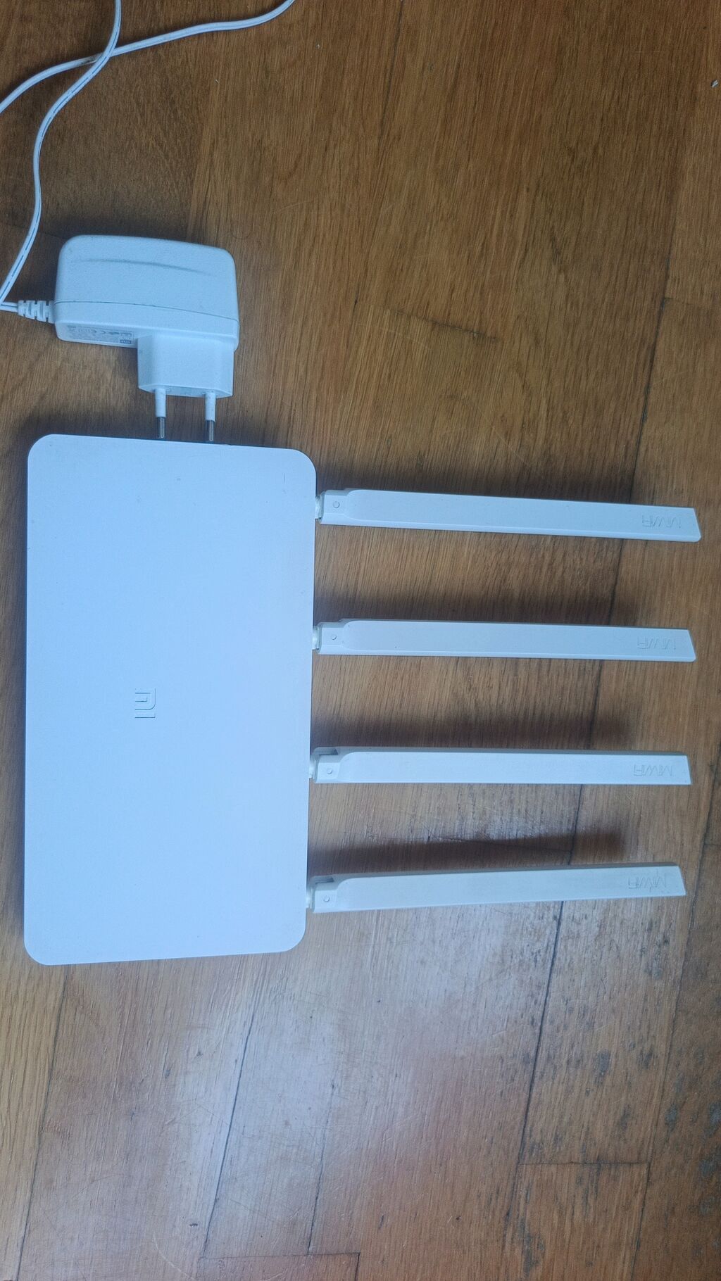 Məhsul: Xiaomi Mi Wi‑Fi Router (4 antenalı model) Xüsusiyyətlər: - — Bakı