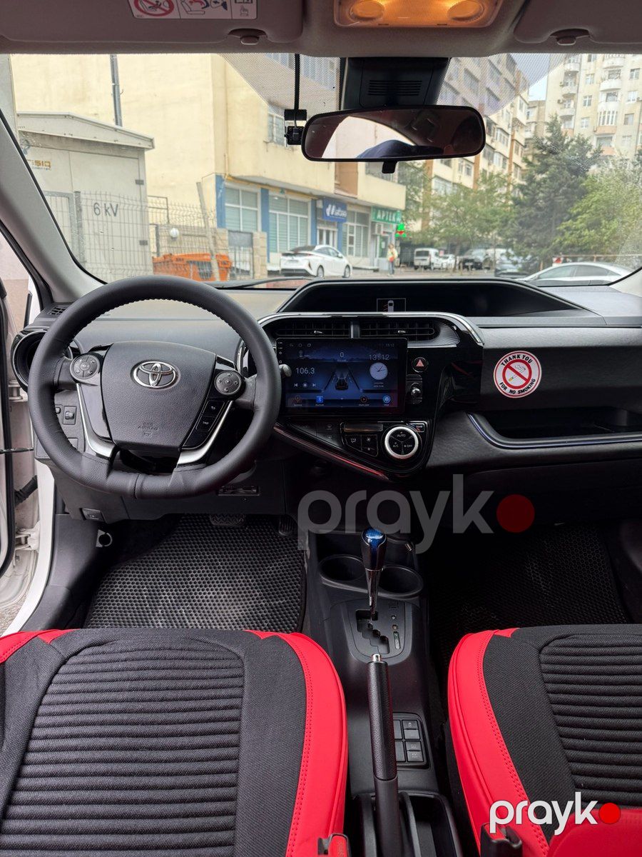 Toyota Aqua icarəsi — Avtomobil icarəsi, Bakı (4)