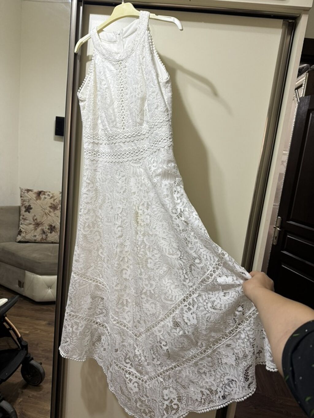 Ağ rəngli krujeva maxi don - Model: yuxarıdan qapalı, boyun hissəsi