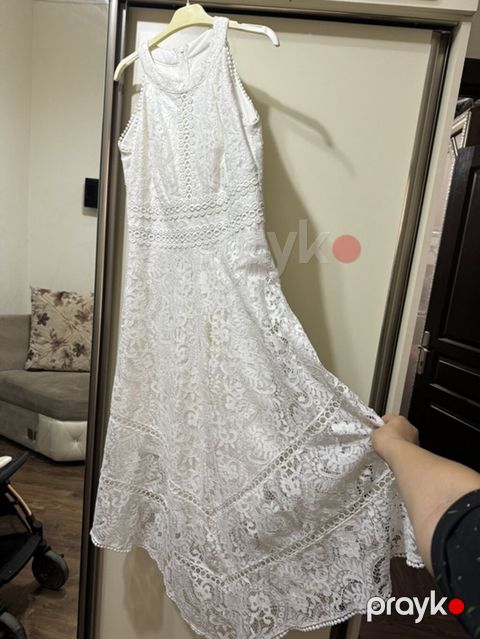 Ağ rəngli krujeva maxi don - Model: yuxarıdan qapalı, boyun hissəsi