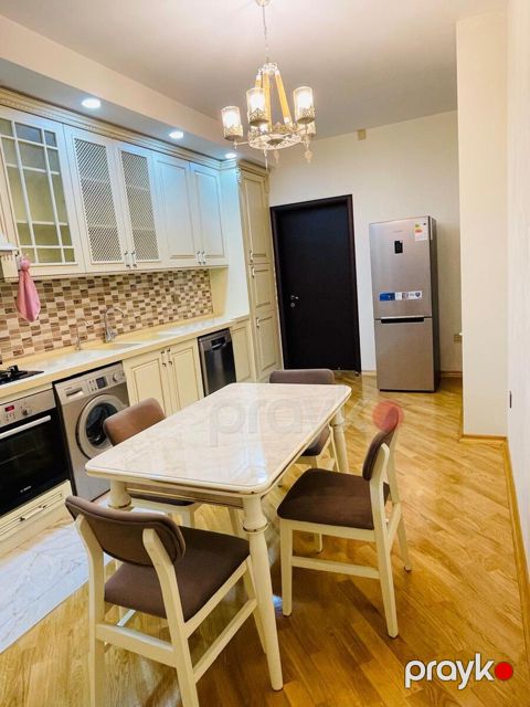 4-otaqlı yeni tikili kirayə verilir, Mətbuat pr., 150 m²