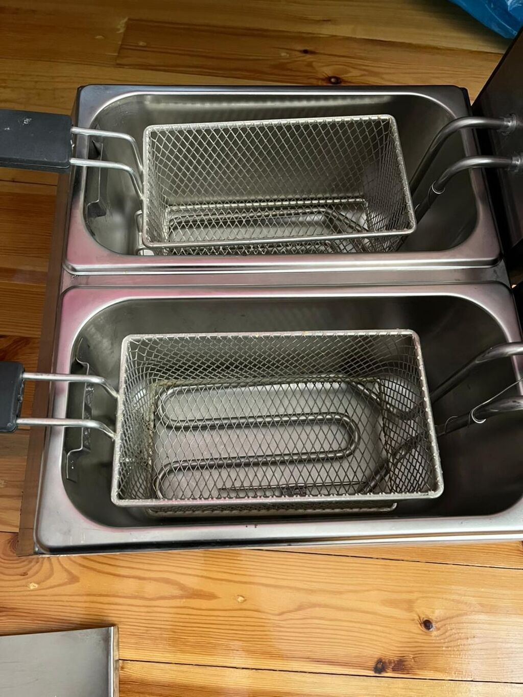 İkiqablı elektrik friyer - Material: paslanmayan polad gövdə və yağ
