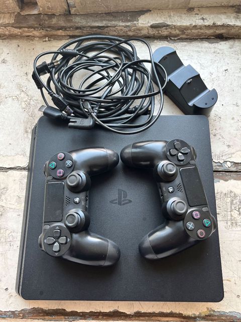 Ps 4 ela veziyetde hec bir problemi yoxdur gence seheri elimyandi