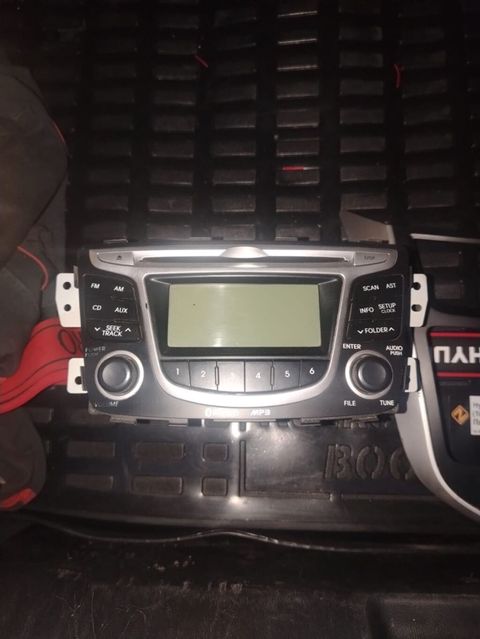 Hyundai Solaris üçün orijinal CD/MP3 maqnitola və mərkəzi konsol
