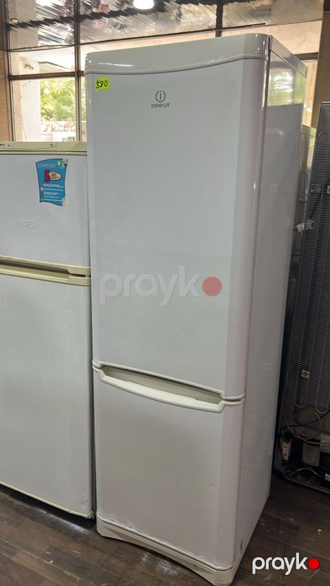Indesit iki qapılı soyuducu - Rəng: ağ - Qapı yerləşimi: yuxarıda — Digah