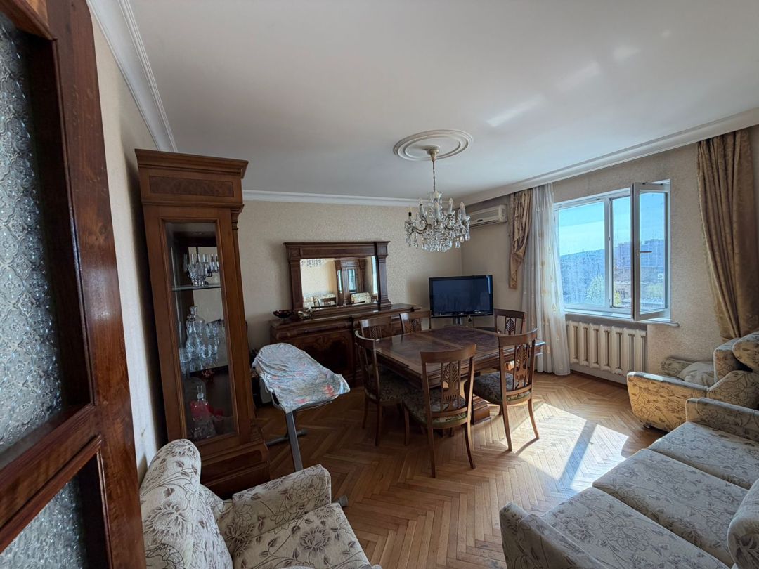 Satılır 4 otaqlı köhnə tikili 105 m² — Mənzil, Bakı (2)