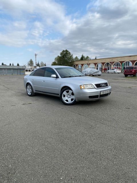 Audi A6: 2.4 l | 1998 il Sedan