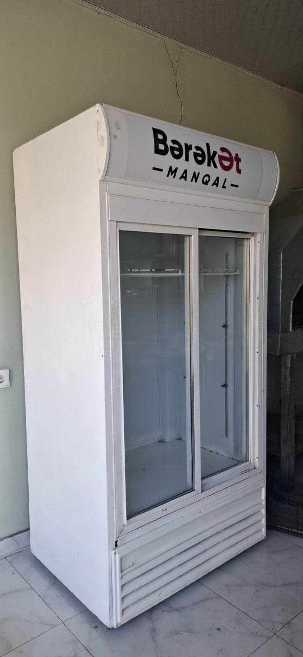 2qapili vitrin soyuducu 1000 Azn. Unvan Masazir. Shirin x. 8662 — Biznes və avadanlıq, Bakı
