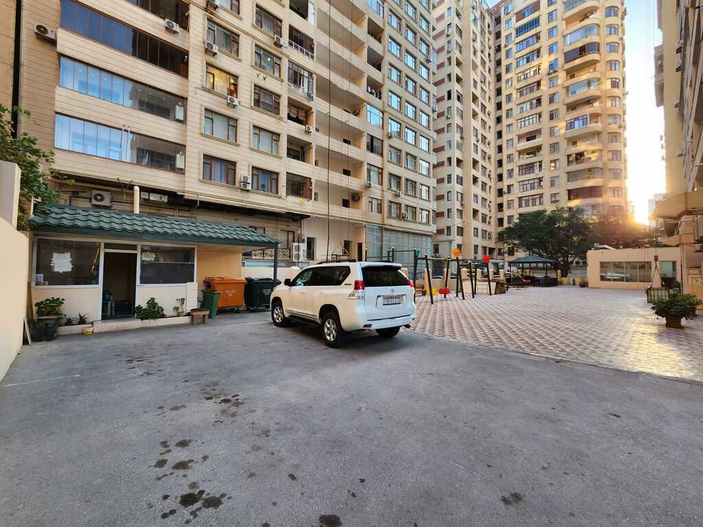 Satılır 4 otaqlı yeni tikili 160 m² — Mənzil, Bakı (3)