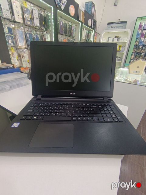 Acer 4GB ram 240gb ssd