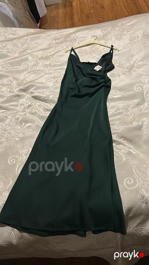Koyu yaşıl qadın axşam paltarı — Bakı