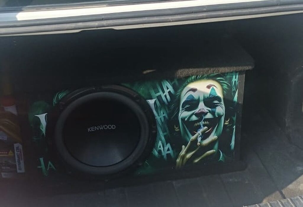 Avtomobil üçün Kenwood subwoofer + xüsusi dizaynlı akustik qutu -