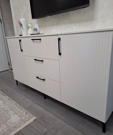 Kamod.qiymet 180 man mdf.ela veziyyetde.olcu 1.70/92.unvan