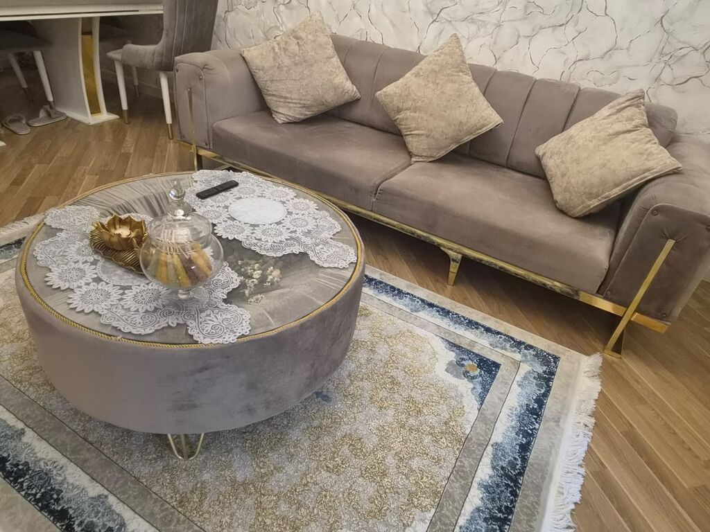 💫Divan + pufik masa *qiymət 450 azn* Divan arxası açılır Ünvan Əhmedli — Mebel, Bakı