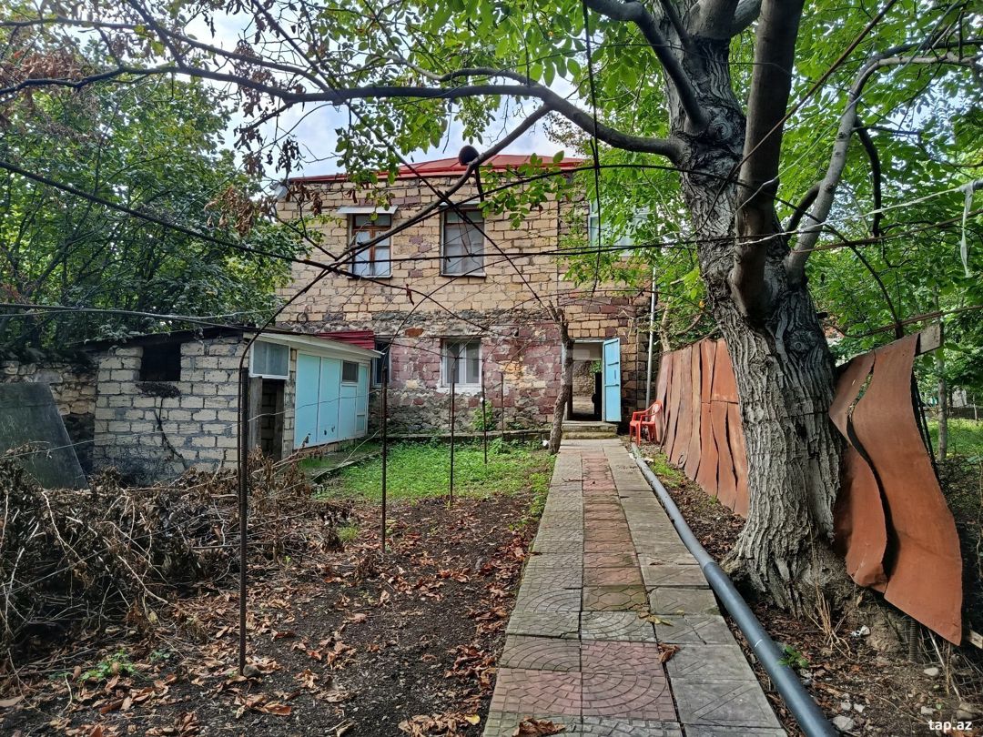 Həyət evi, Göygöl r. — Daşınmaz əmlak, Göygöl