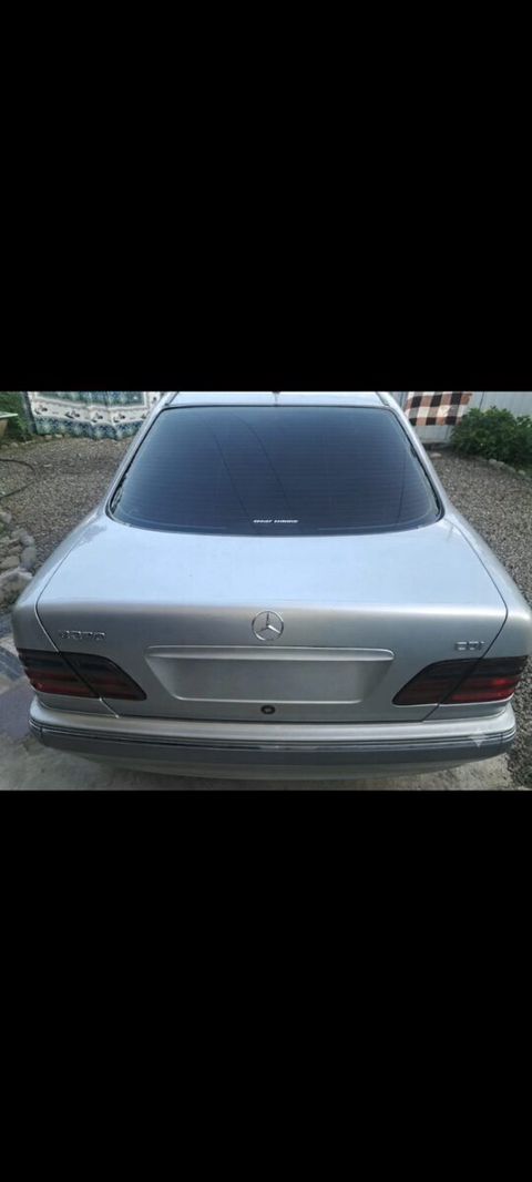 Mercedes W210 baqajı