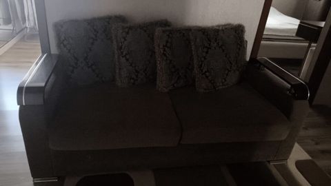 1 divan və 2 kreslo satilir. Unvan: Bileceri. Memmedoglular servis