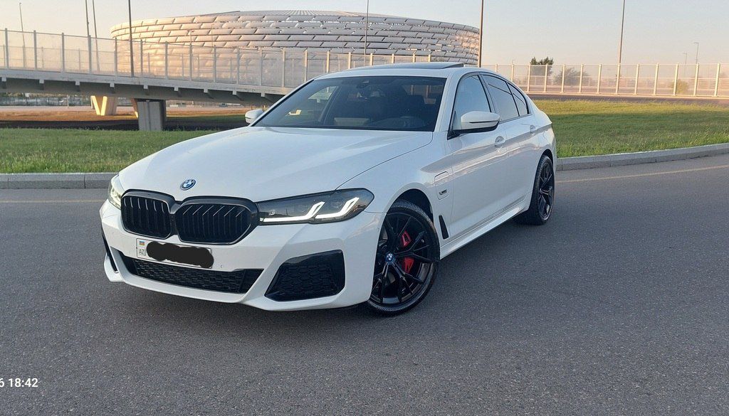 BMW 530e, 2.0 L, 12 kWh, 2023 il, 32 000 km — Avtomobillər, Bakı (2)