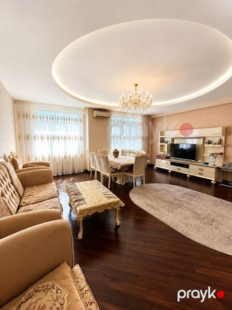 Satılır 3 otaqlı yeni tikili 130 m²