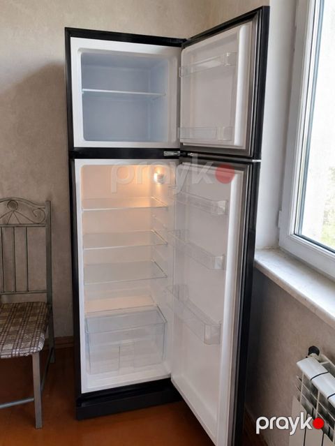 REGULAR iki qapılı soyuducu - Rəng: parlaq qara, müasir minimal
