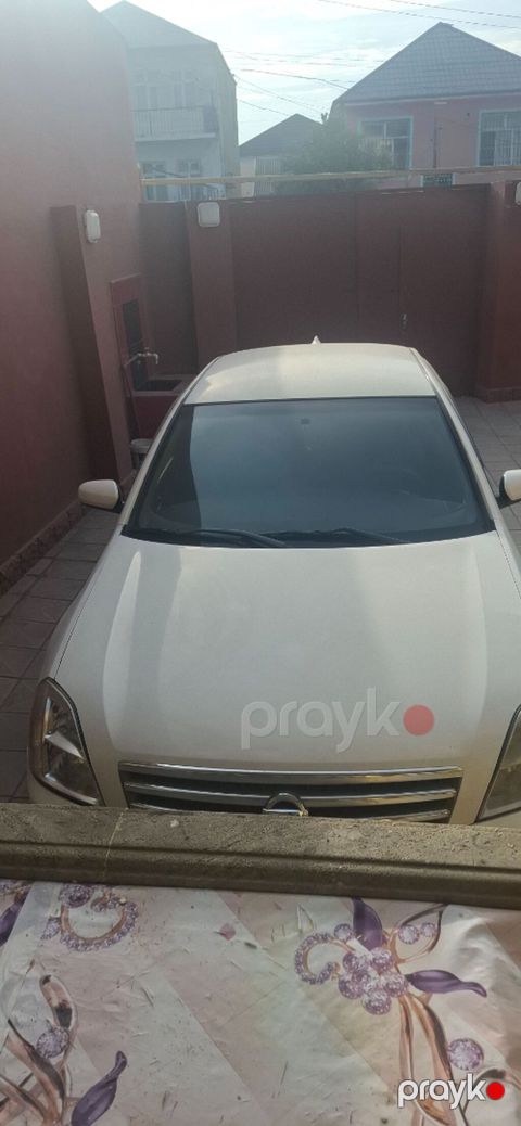 Nissan Teana: 2.3 l | 2005 il Sedan